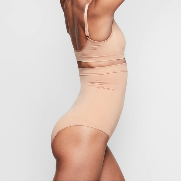 Skims Seamless Sculpt High Waist Brief - Ochre - XL - Picture 3 of 10